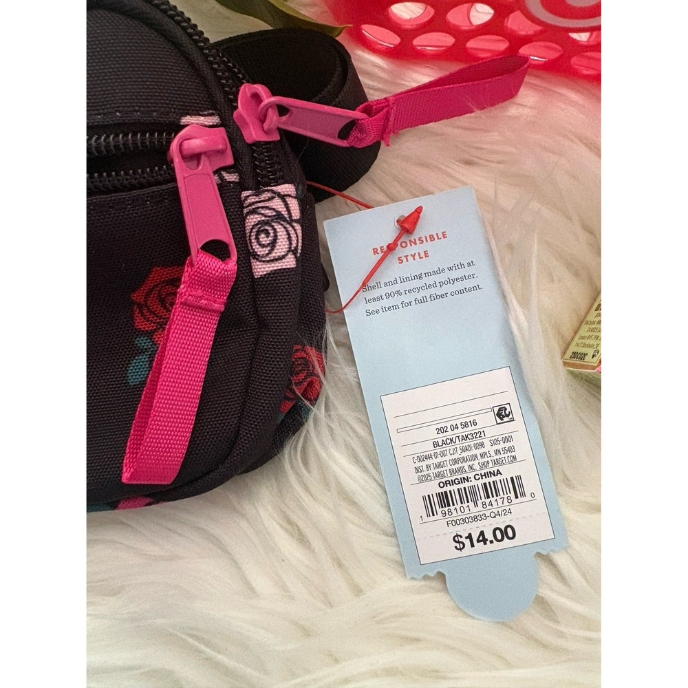 Cute elf/target bundle! - Picture 3 of 5